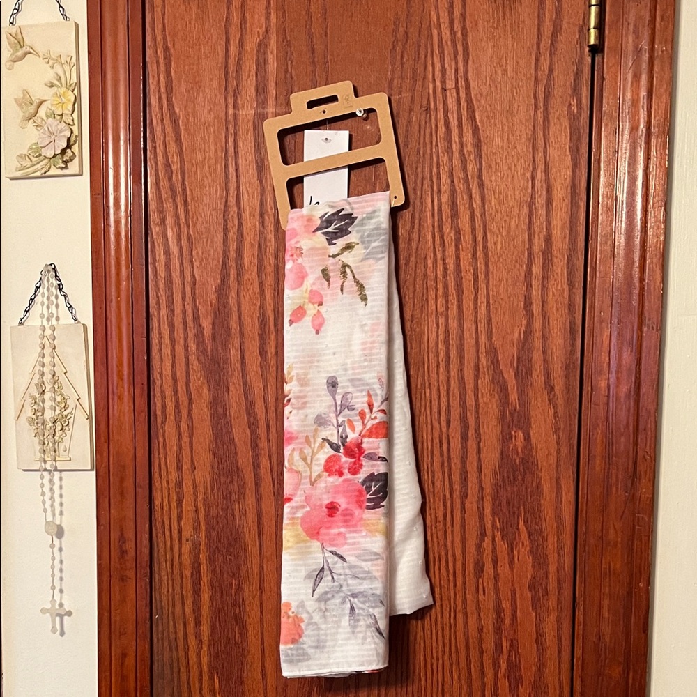 Floral accent scarf